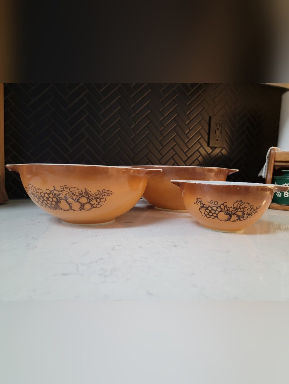 MCM 1970s Vintage Pyrex "Old Orchard" Nesting Cinderella Bowls - Set of 3 - Picture 4 of 7